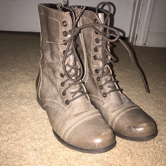 🌟STEVE MADDEN COMBAT BOOTS🌟 - Picture 1 of 5